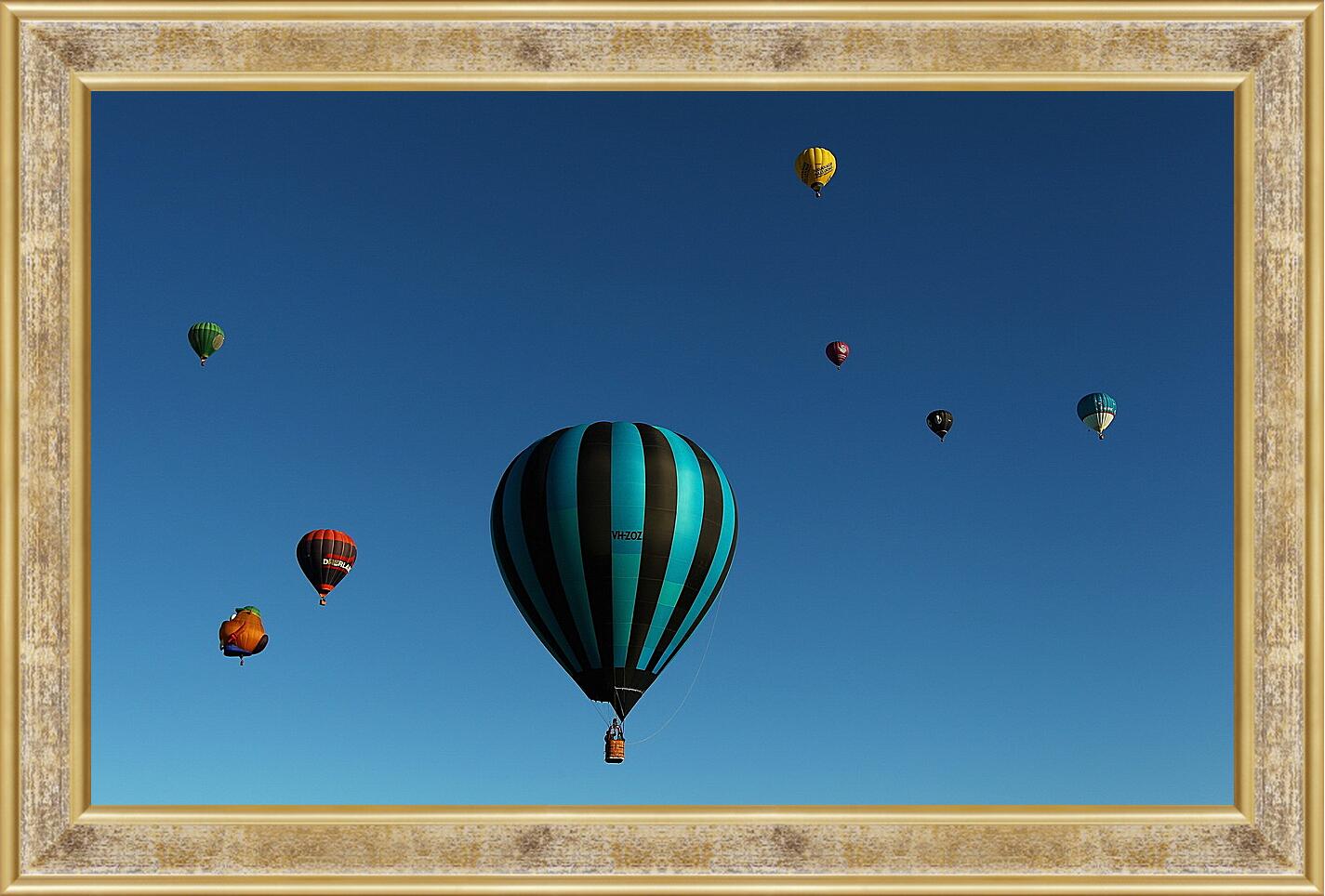 Картина в раме - Воздушные шары в небе