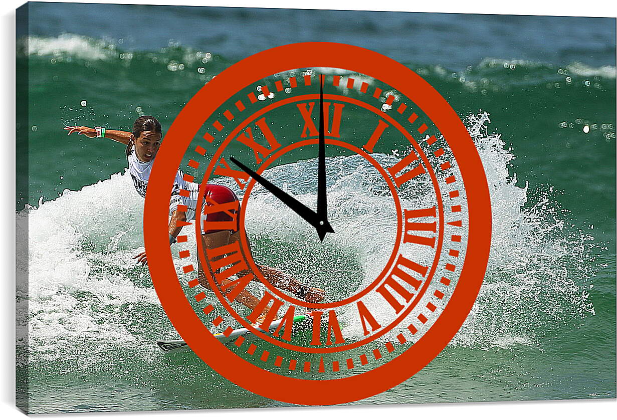 Часы картина - Серфингистка в океане