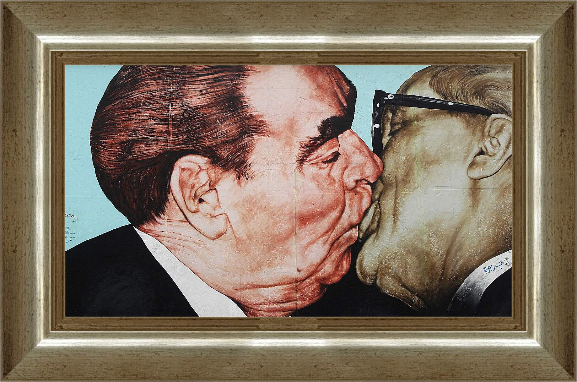 Картина в раме - Поцелуй Брежнева и Хонеккера