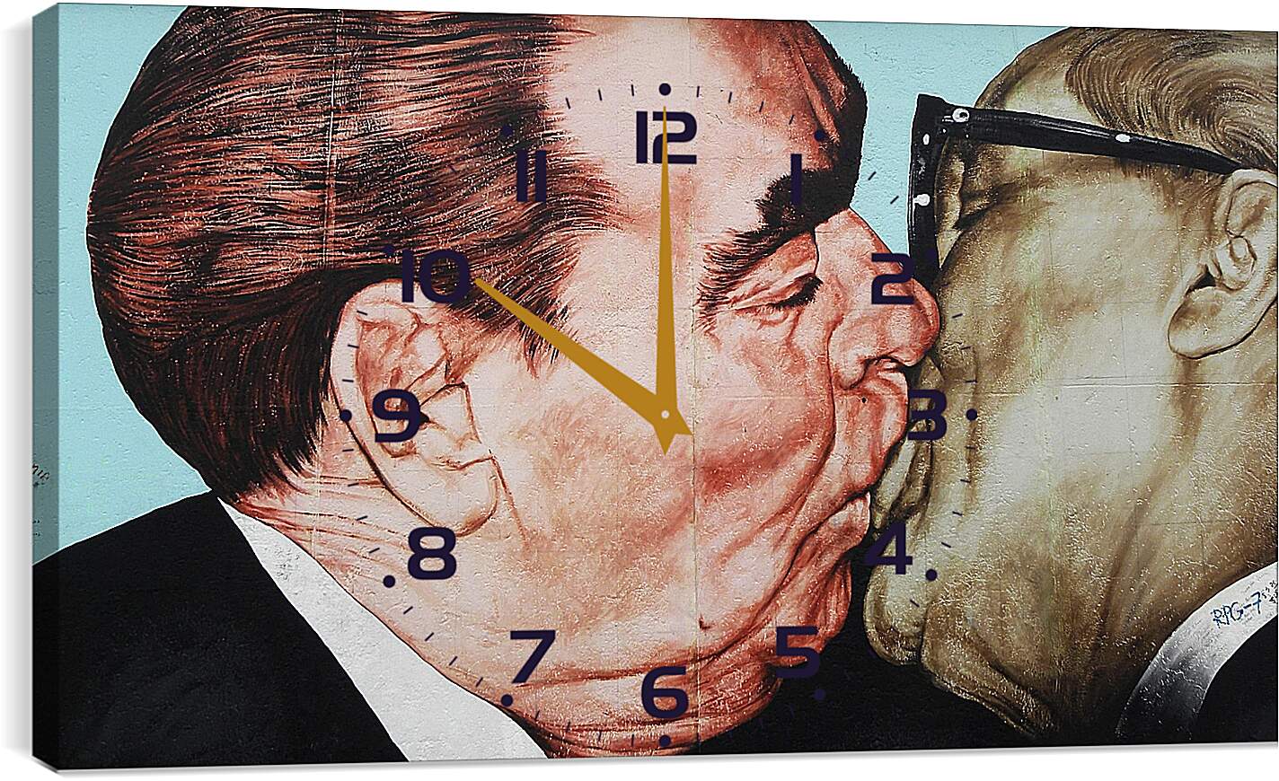 Часы картина - Поцелуй Брежнева и Хонеккера