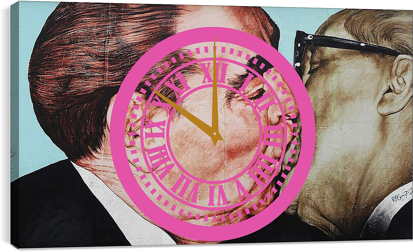 Часы картина - Поцелуй Брежнева и Хонеккера