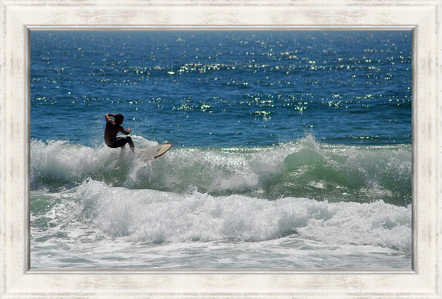 Картина в раме - Сёрфинг на небольших волнах