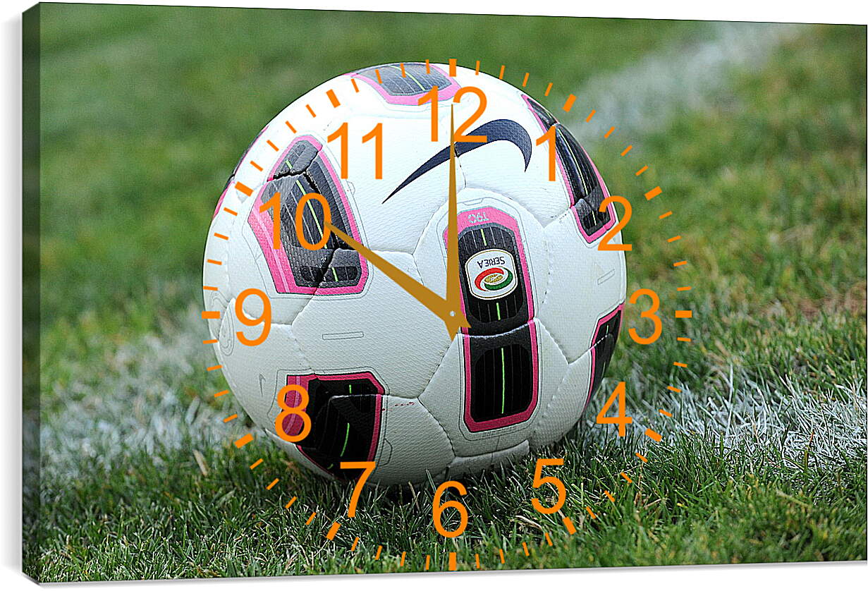 Часы картина - Мяч на траве