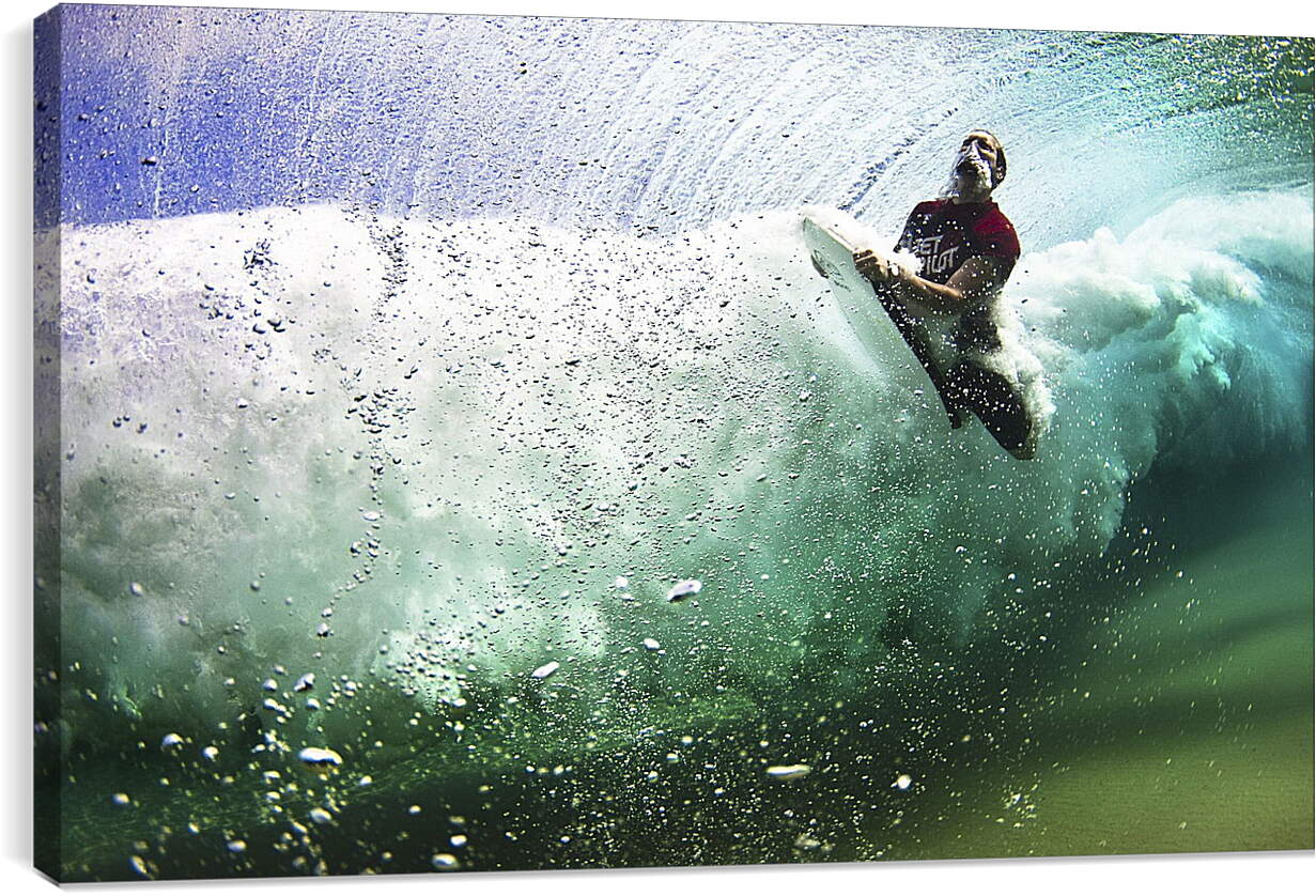Постер и плакат - Сёрфингист под водой