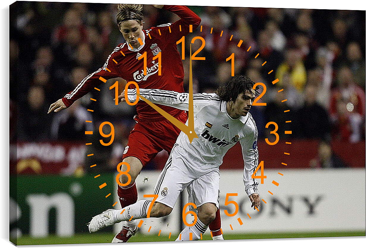 Часы картина - Реала Мадрид и Ливерпуль. Футболисты