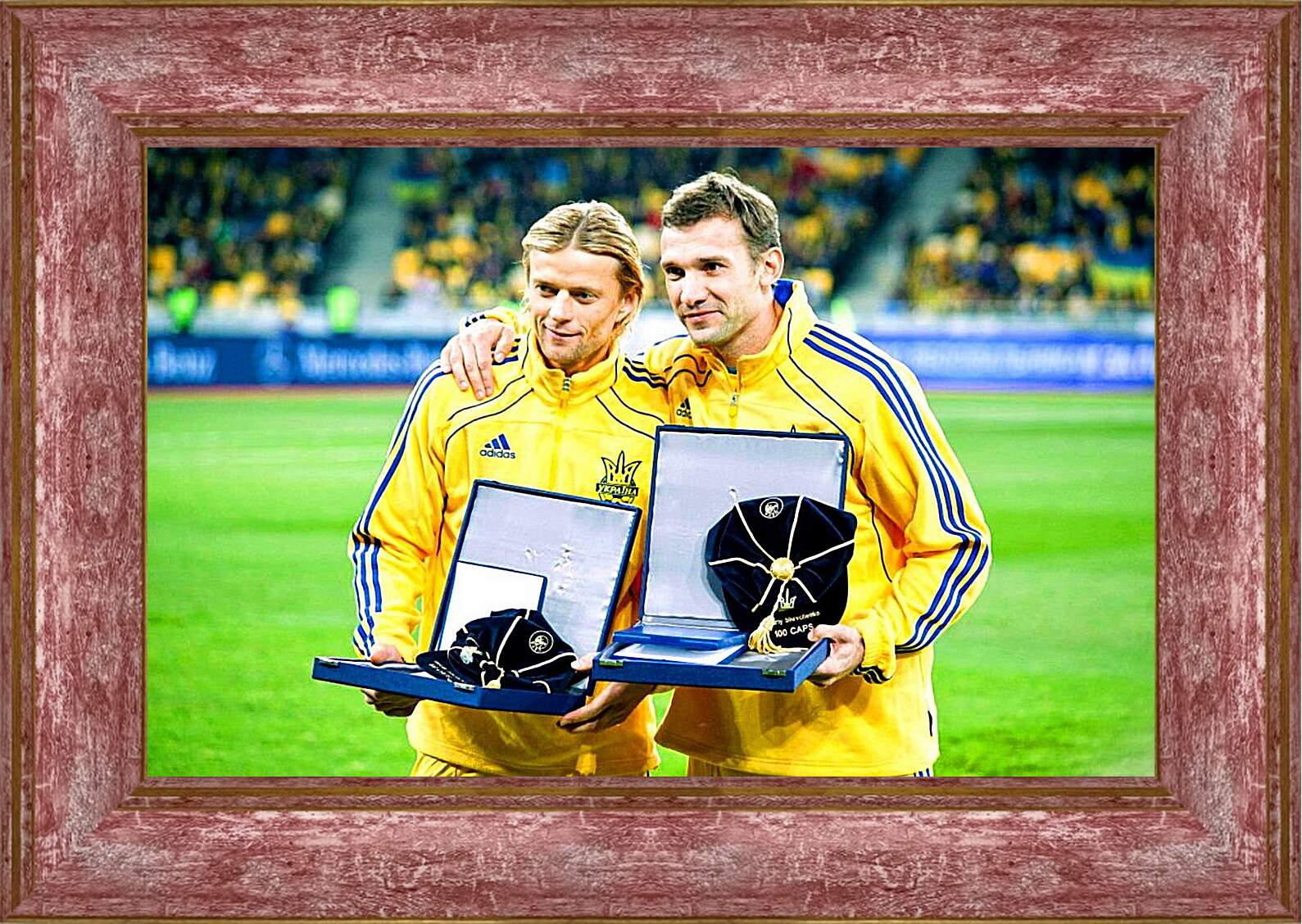 Картина в раме - Анатолий Тимощук и Андрей Шевченко с призами