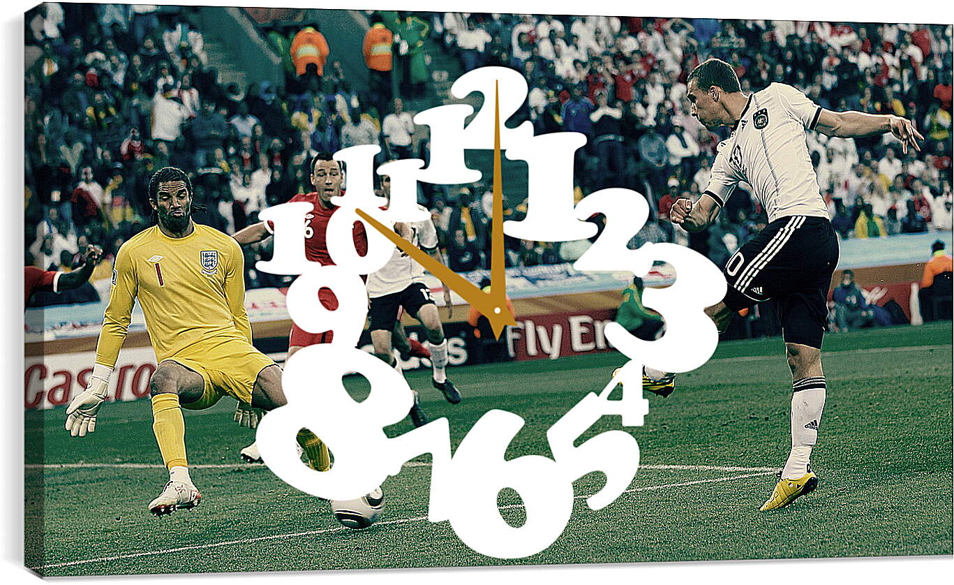 Часы картина - Лукас Подольски бьёт по воротам сборной Англии