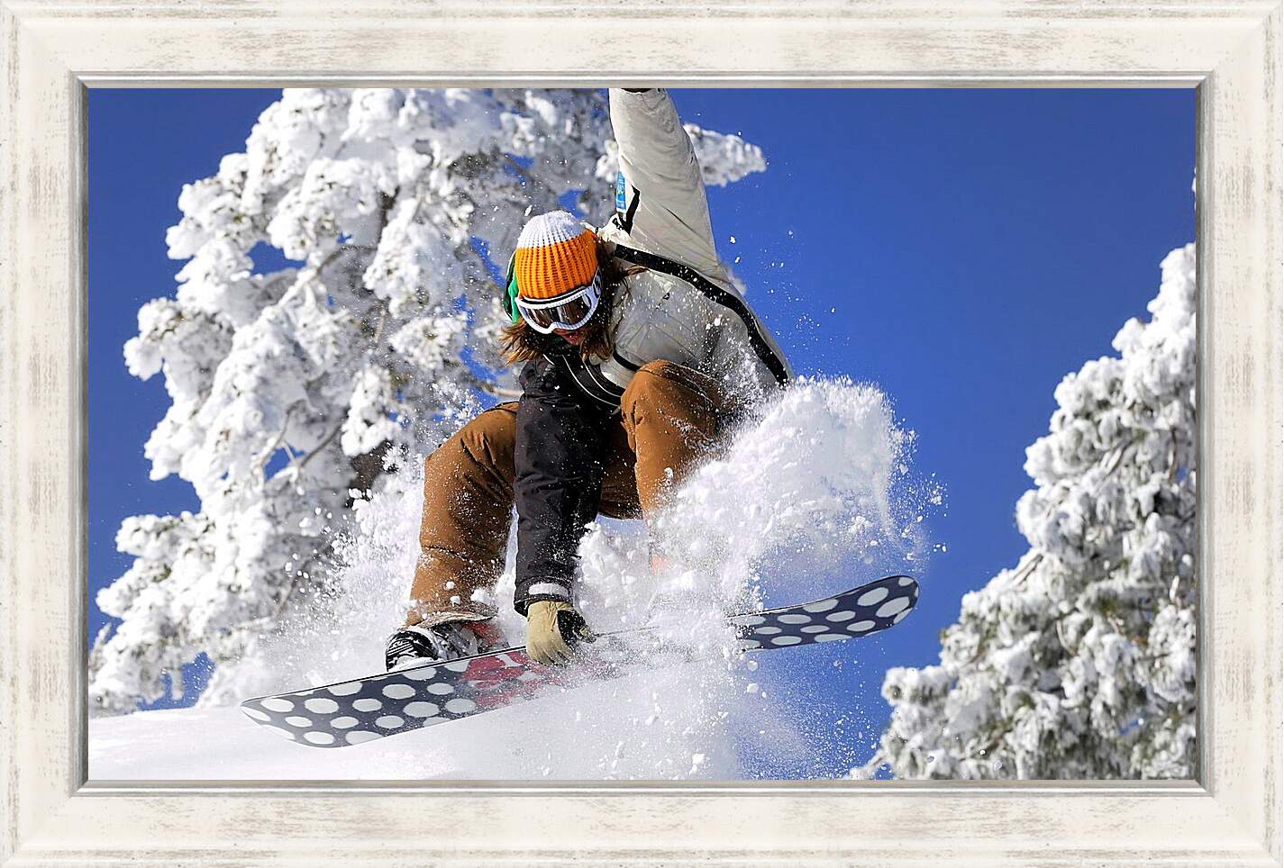 Картина в раме - Прыжок рыжего сноубордиста
