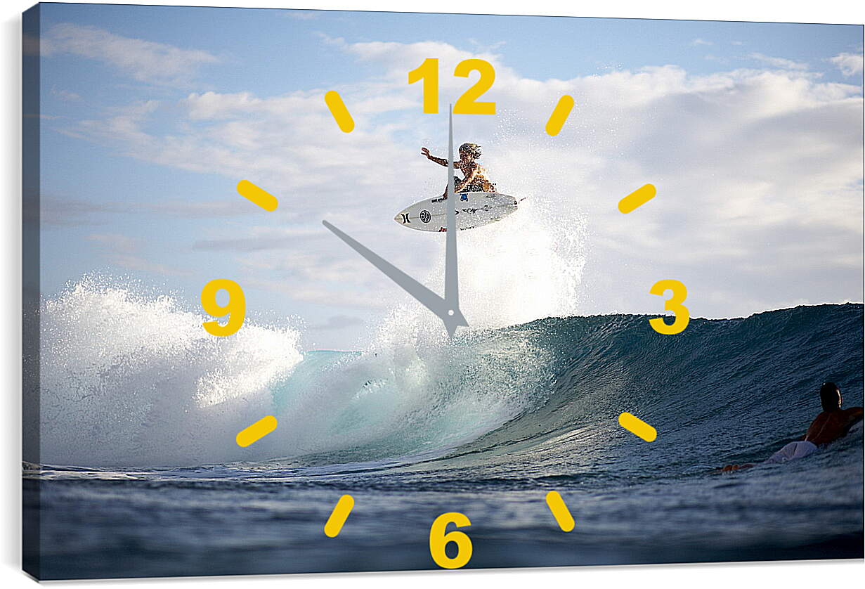 Часы картина - Летящий над волной сёрфингист