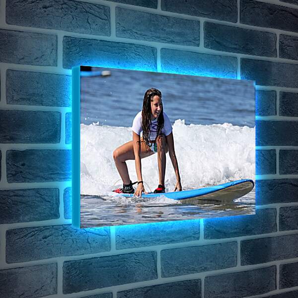 Лайтбокс световая панель - Довольная серфингистка