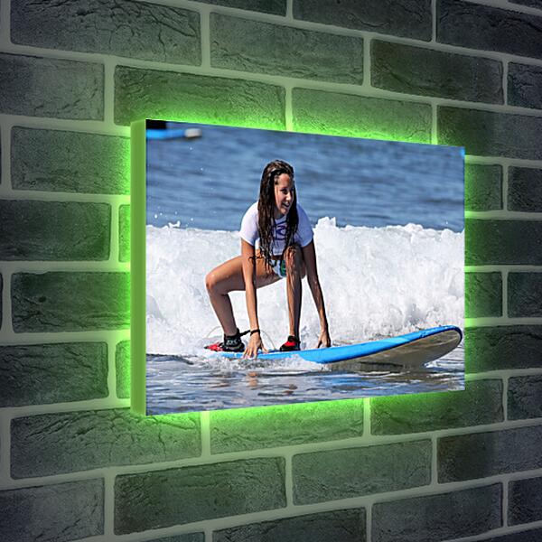 Лайтбокс световая панель - Довольная серфингистка