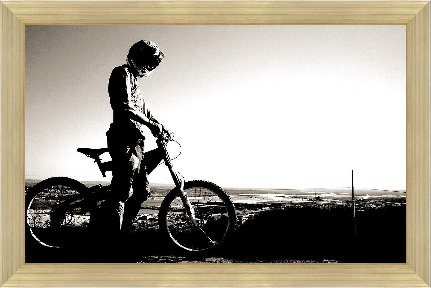 Картина в раме - Велосипедист в шлеме