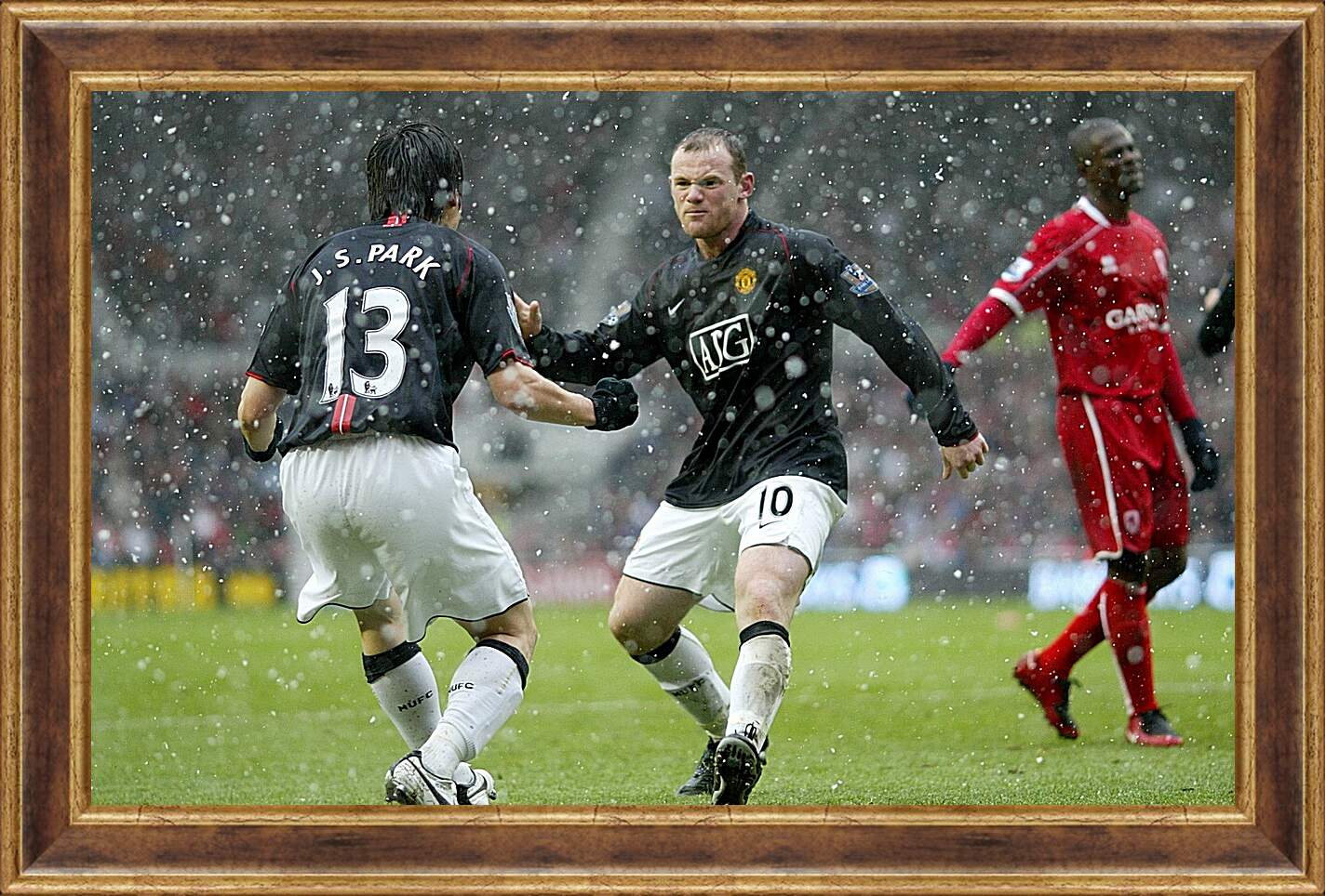 Картина в раме - Уэйн Руни и его партнёр по Манчестер Юнайтед