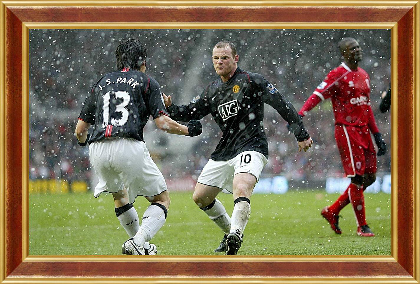 Картина в раме - Уэйн Руни и его партнёр по Манчестер Юнайтед