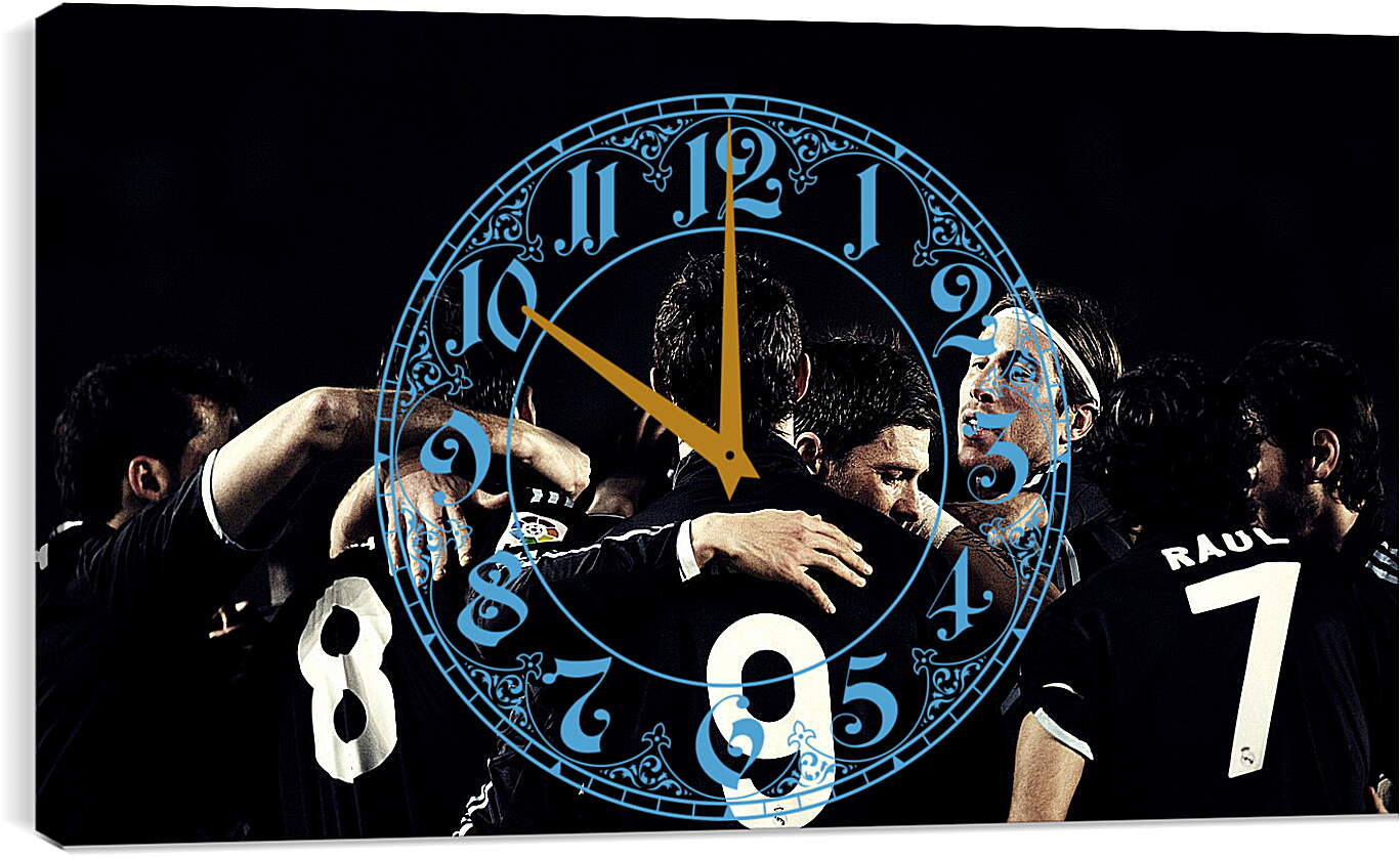 Часы картина - Рауль с партнерами празднует гол