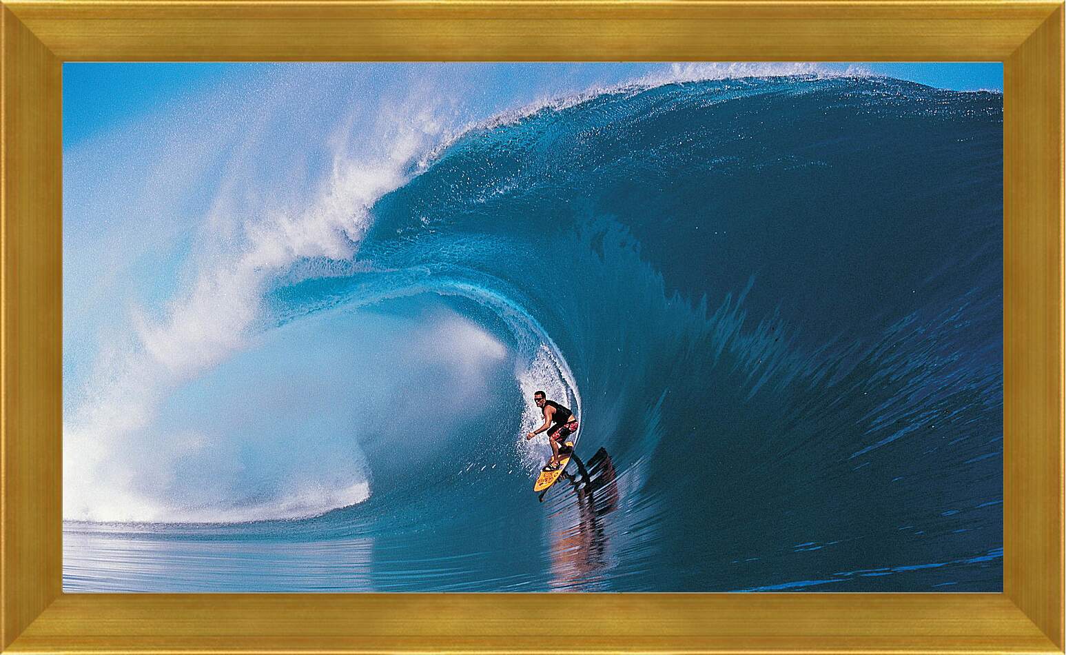Картина в раме - Сёрфингист под волной