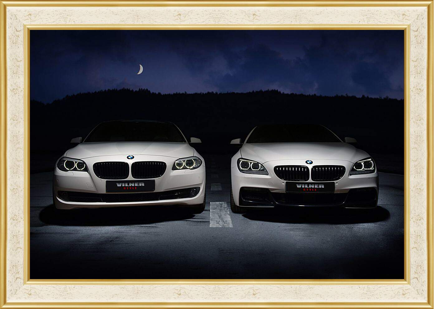 Картина в раме - Две BMW