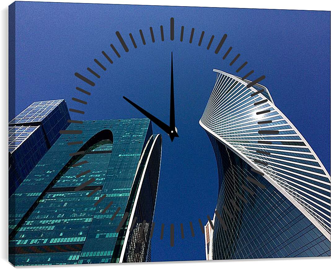 Часы картина - Москва Сити