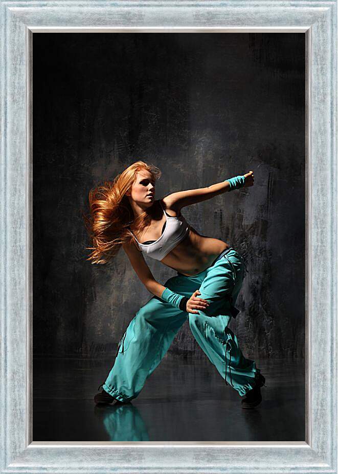 Картина в раме - Танцовщица в голубых штанах