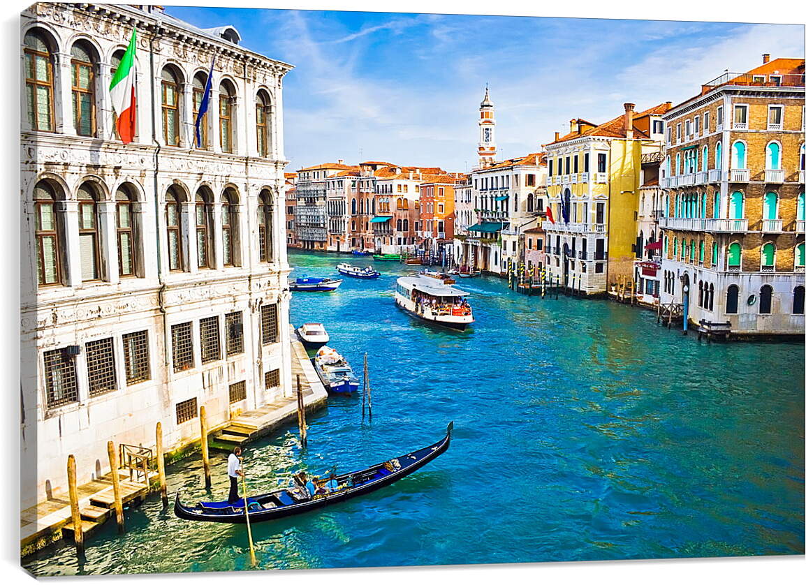 Постер и плакат - Флаг над водами Венеции