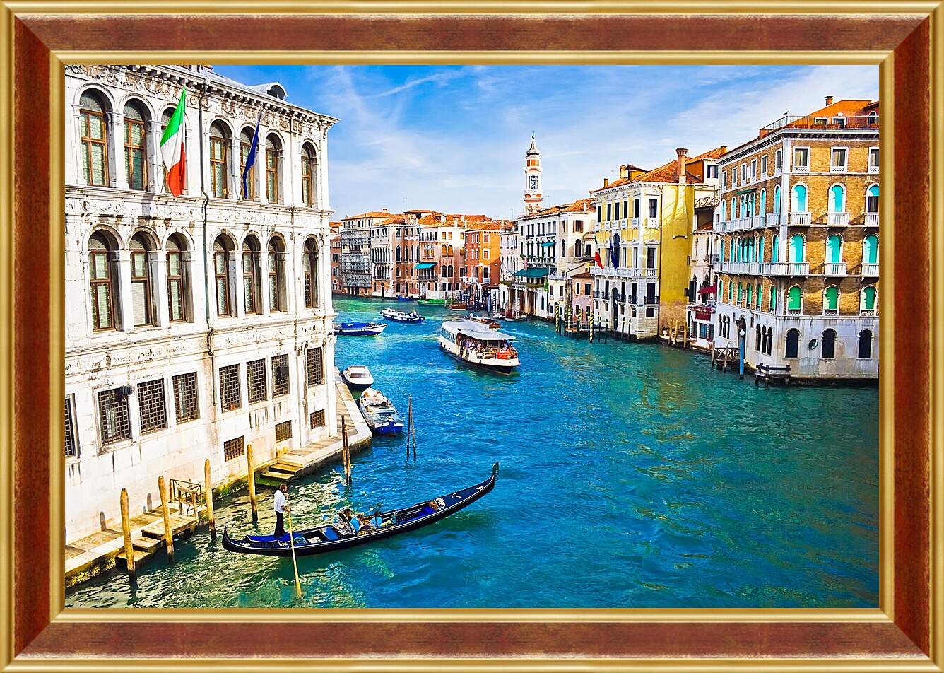 Картина в раме - Флаг над водами Венеции