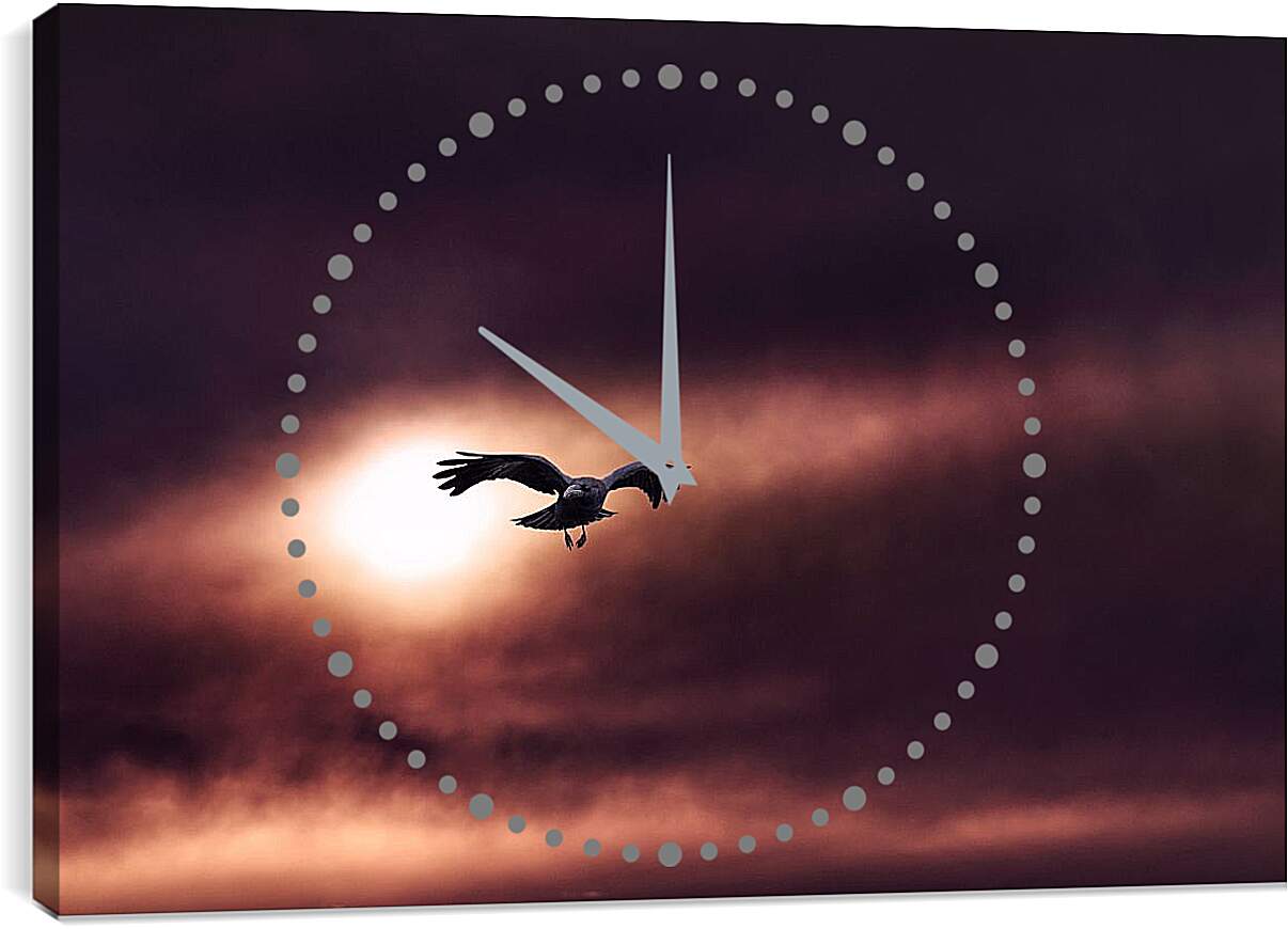 Часы картина - Чёрный ворон на фоне солнца