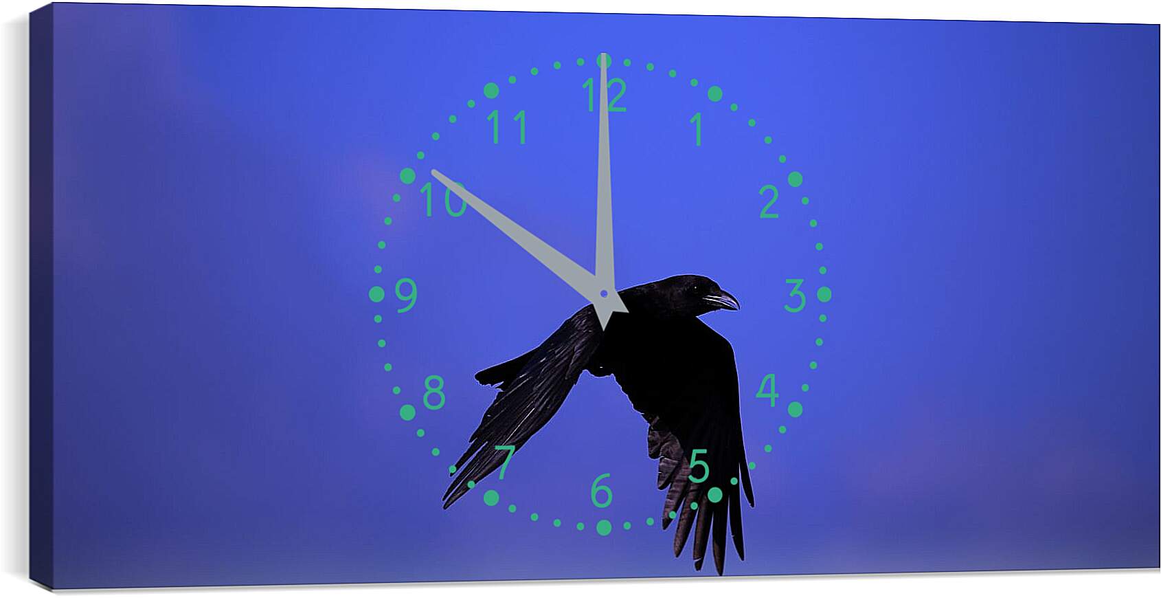 Часы картина - Чёрный ворон в полёте
