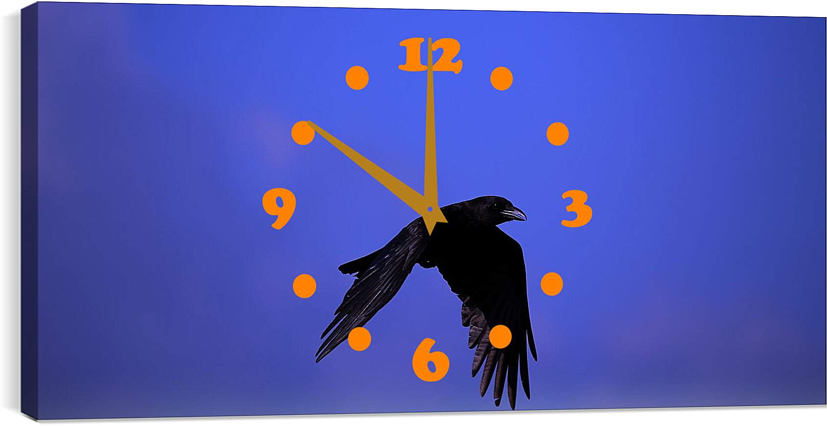 Часы картина - Чёрный ворон в полёте
