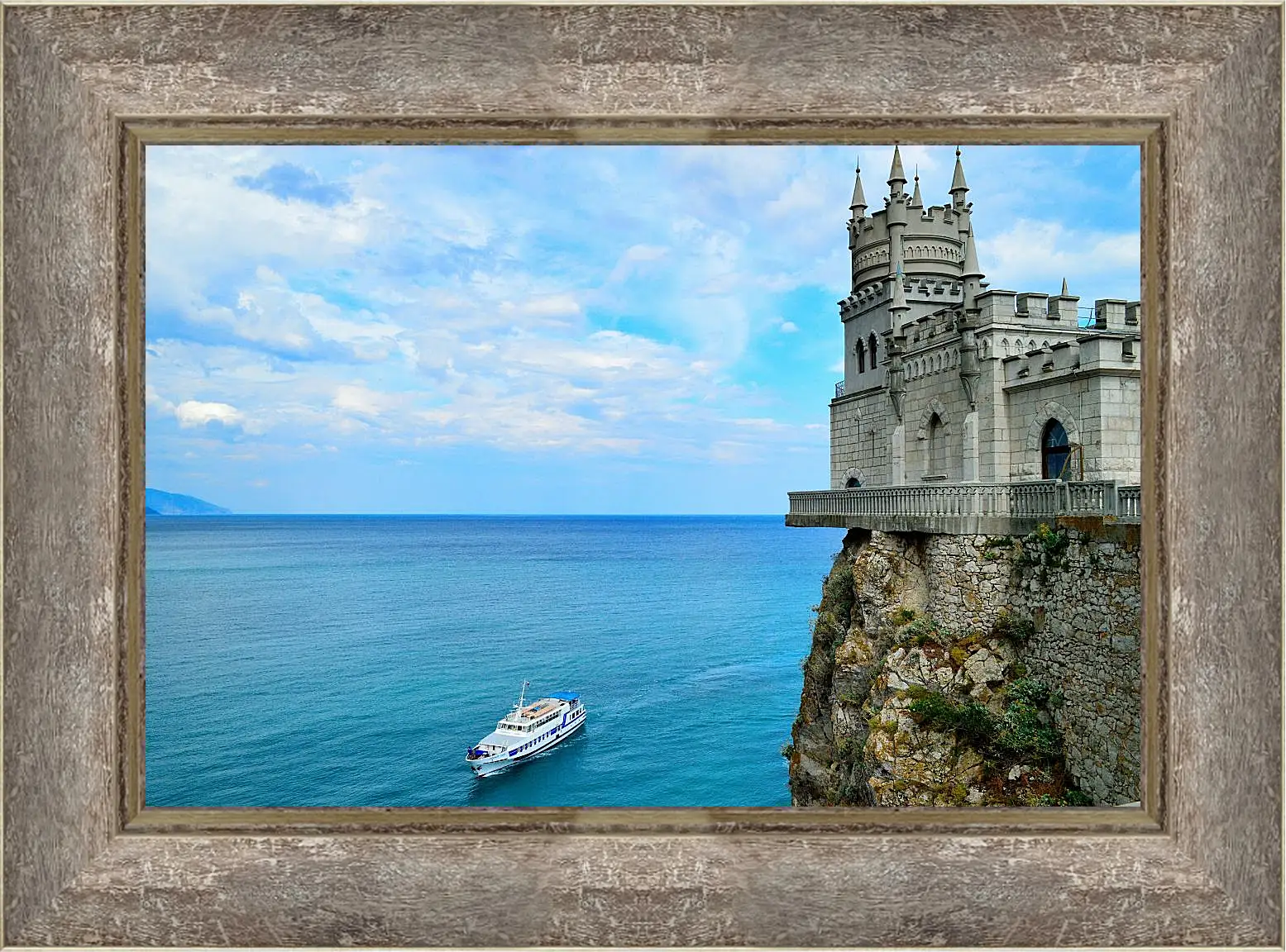 Картина в раме - Ласточкино гнездо. Крым