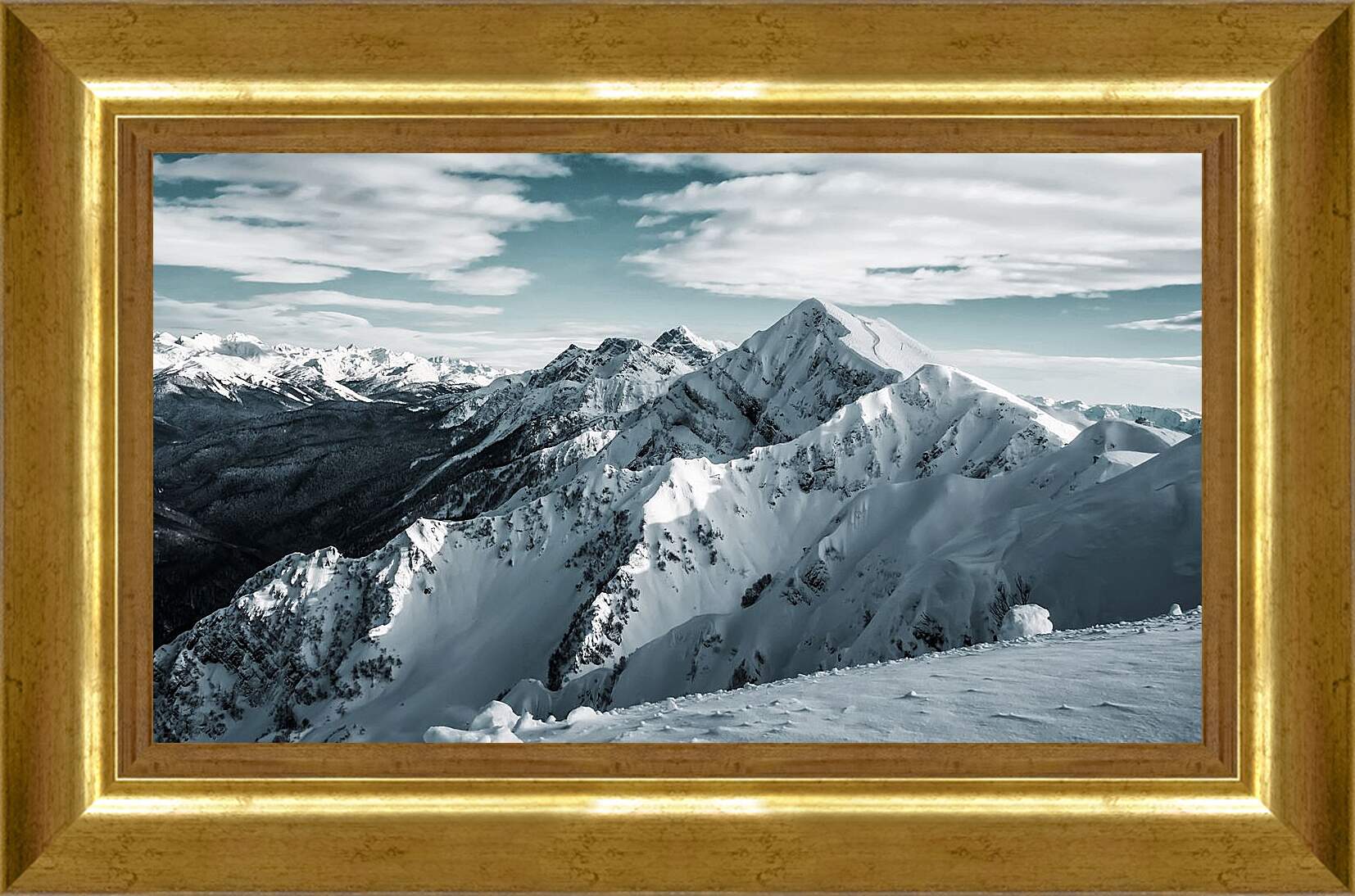 Картина в раме - Вершины гор