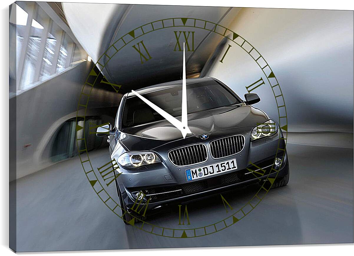 Часы картина - BMW в движении