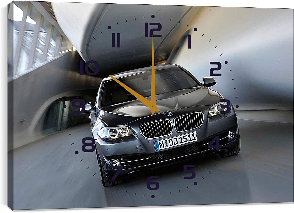 Часы картина - BMW в движении