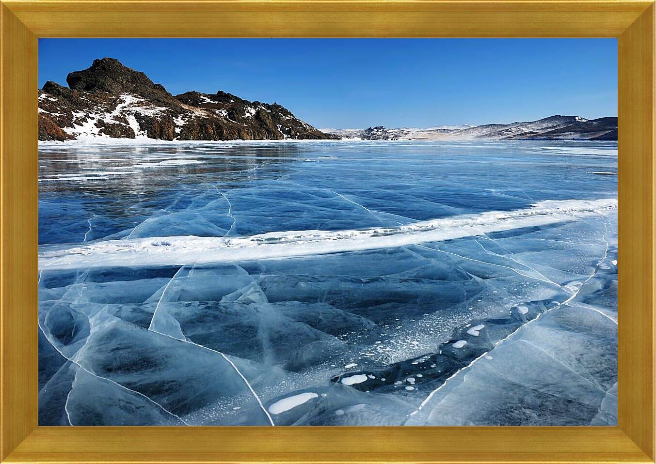 Картина в раме - Замёрзшее озеро. Байкал
