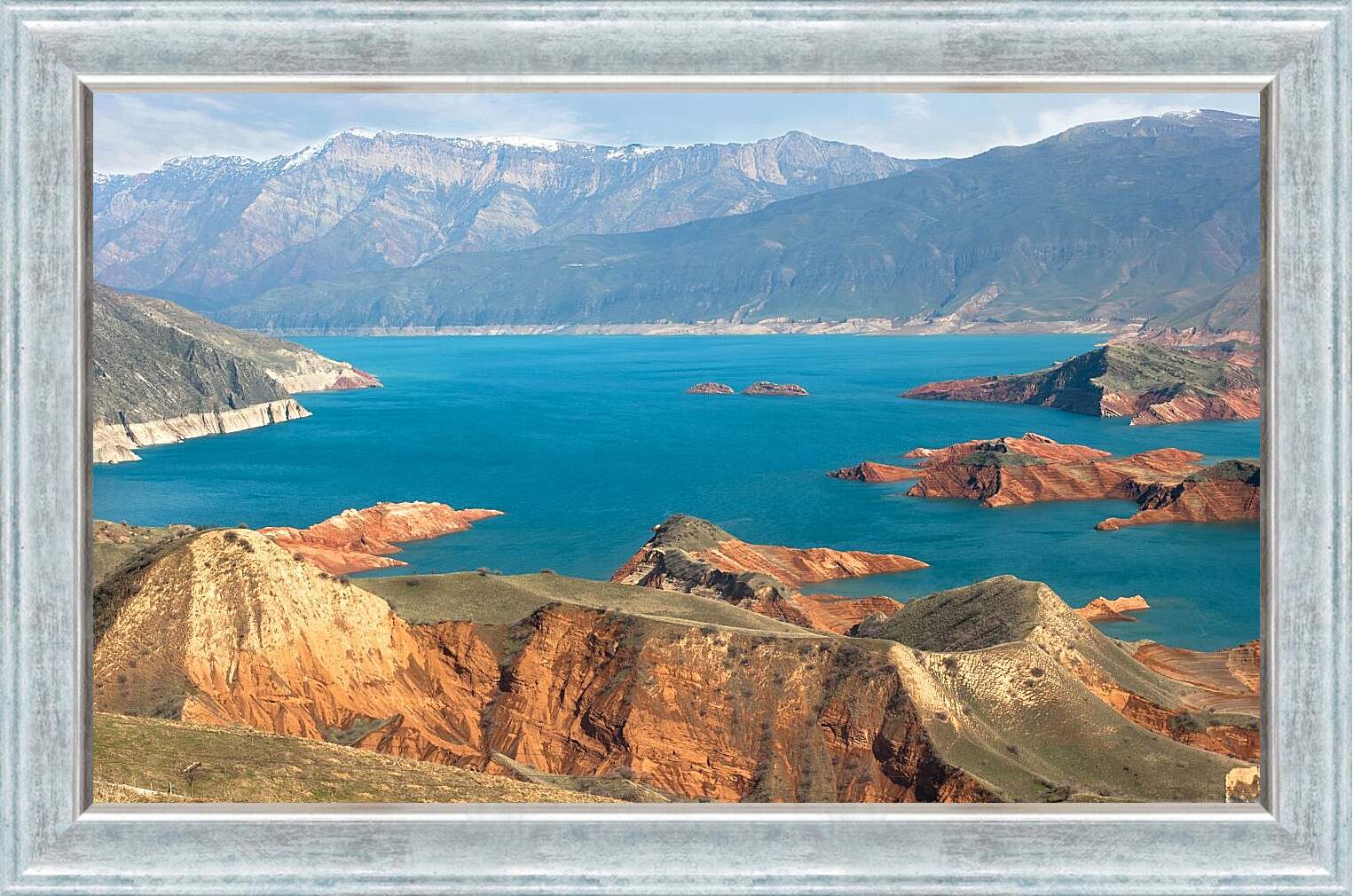 Картина в раме - Скалистая местность озера. Байкал