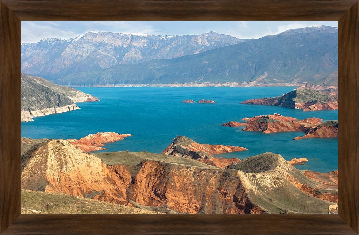 Картина в раме - Скалистая местность озера. Байкал