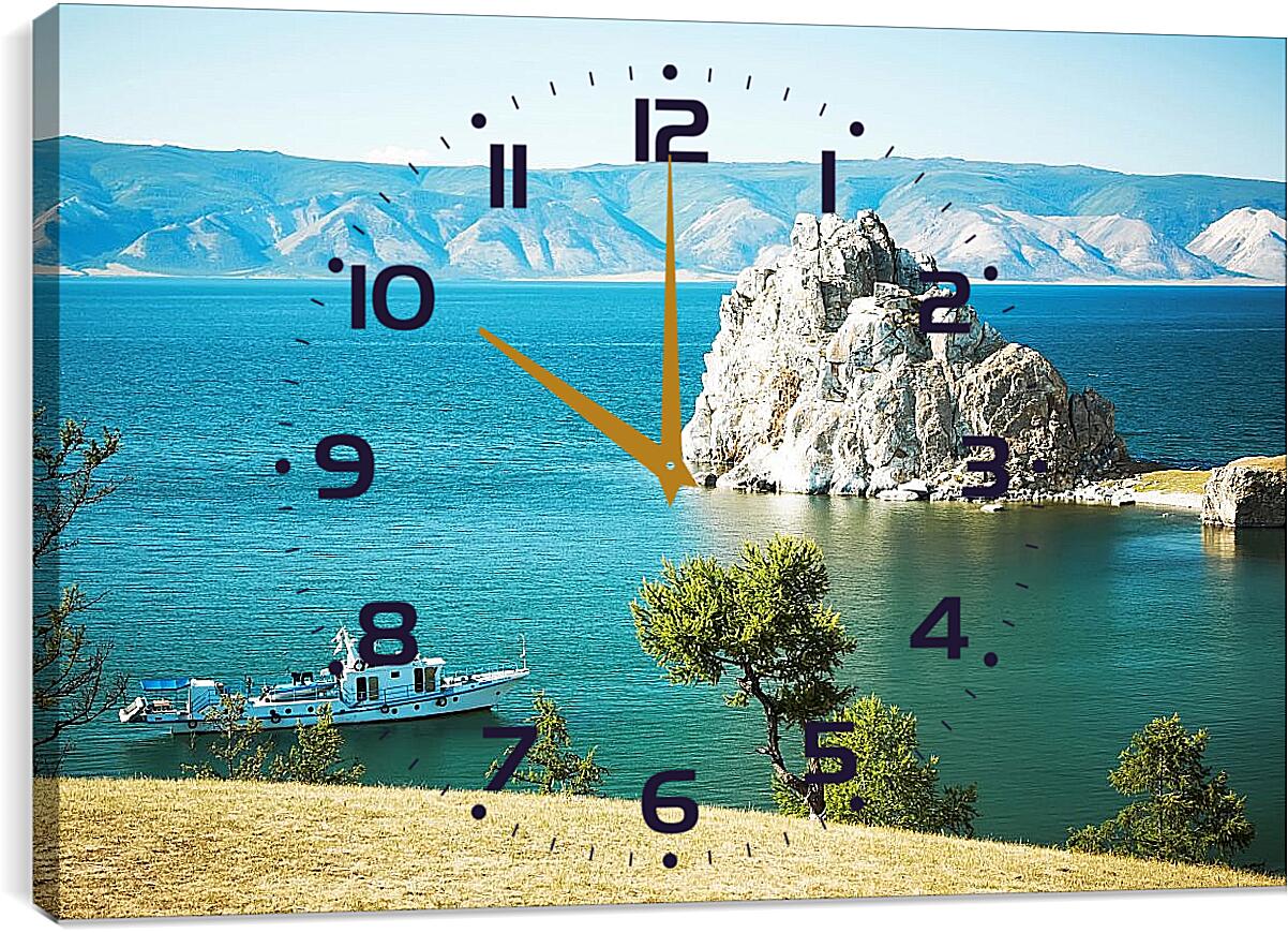 Часы картина - Небольшое судно на озере. Байкал