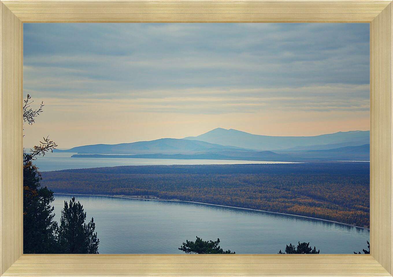 Картина в раме - Лес на фоне гор. Байкал