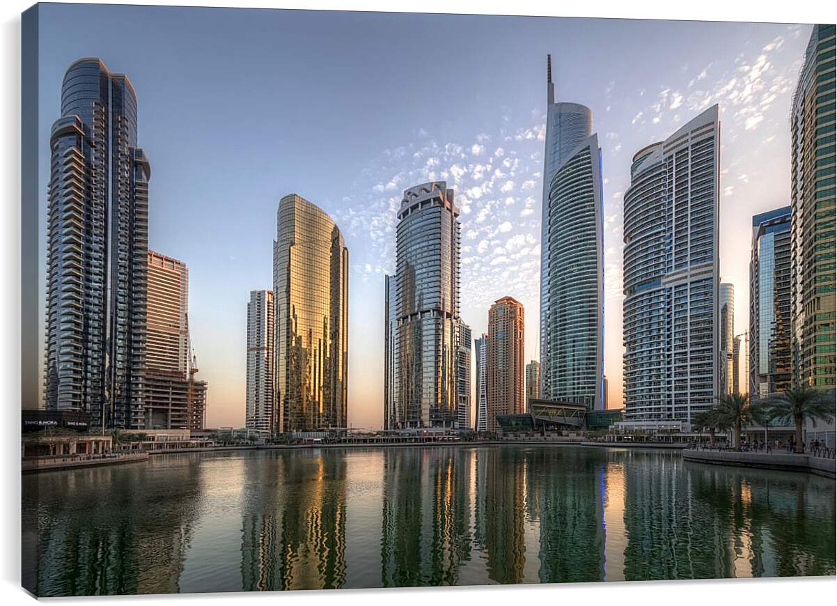 Постер и плакат - Отражение небоскрёбов в воде. Дубай