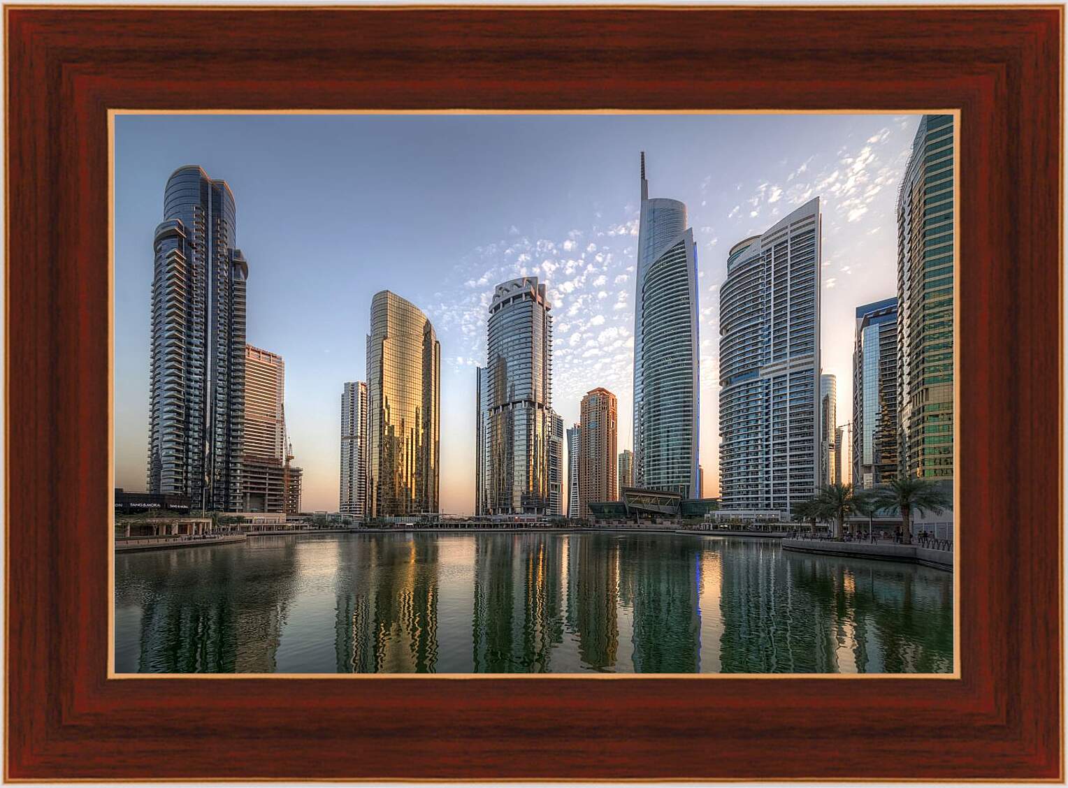 Картина в раме - Отражение небоскрёбов в воде. Дубай