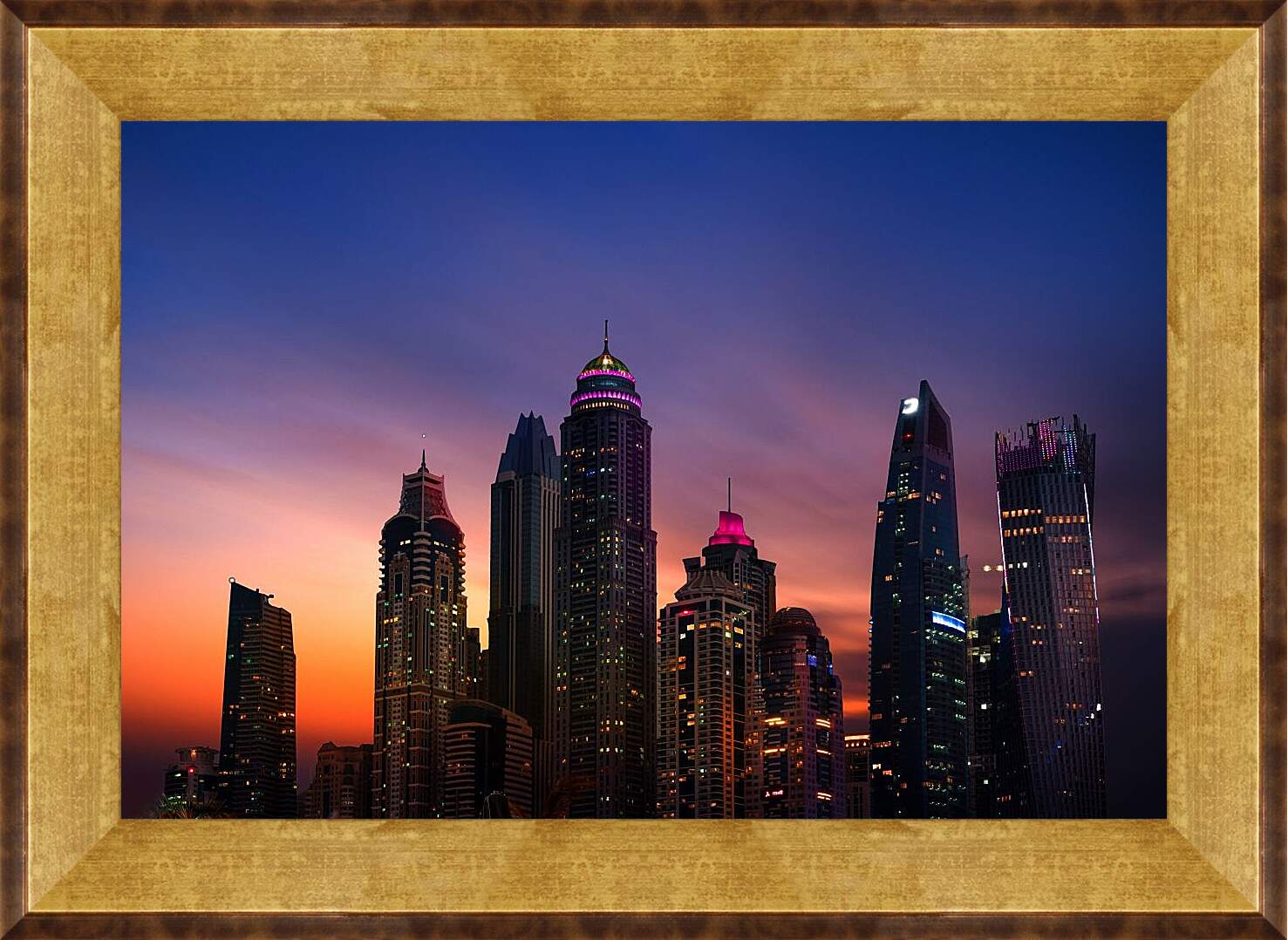 Картина в раме - Небоскрёбы на фоне заката. Дубай