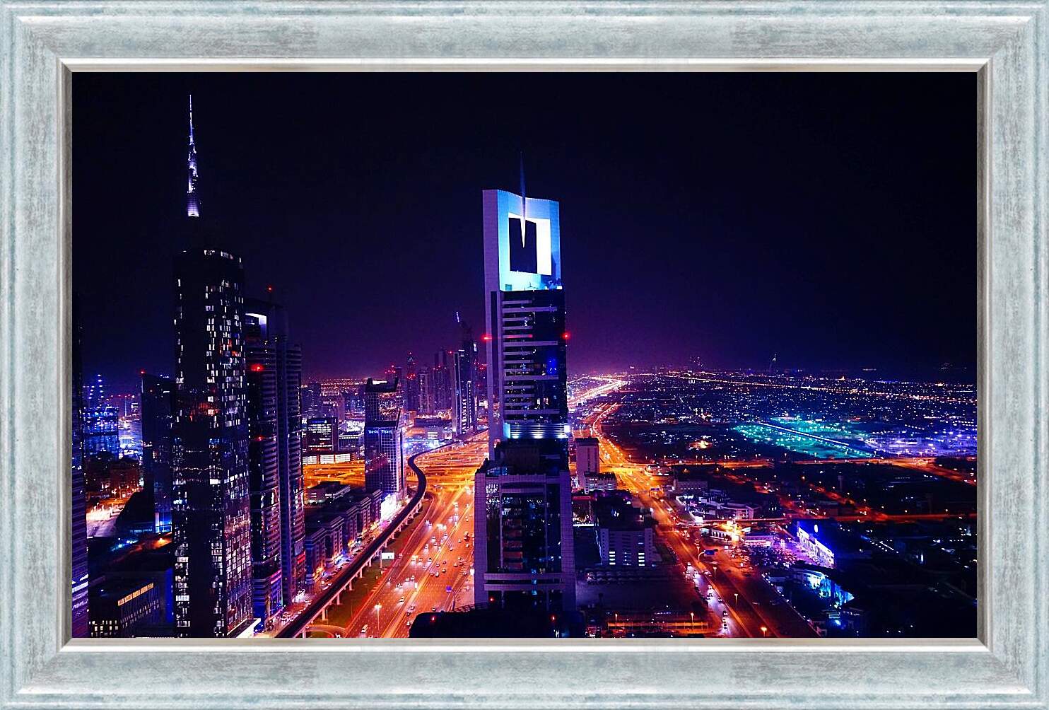 Картина в раме - Небоскрёбы вдоль дороги. Дубай