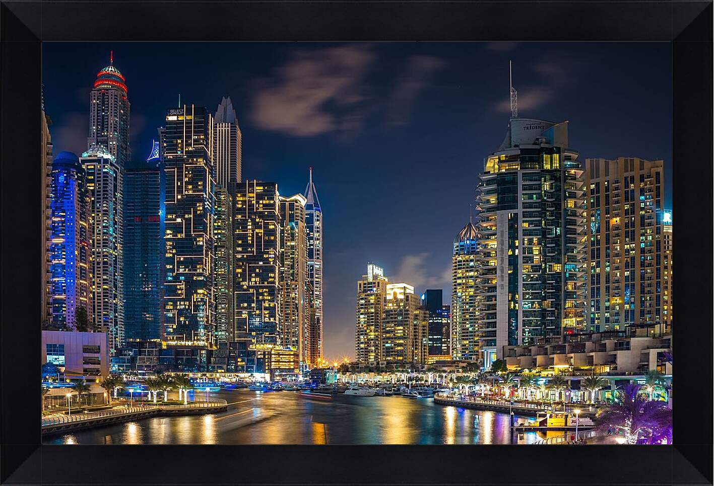 Картина в раме - Город под ночным небом. Дубай