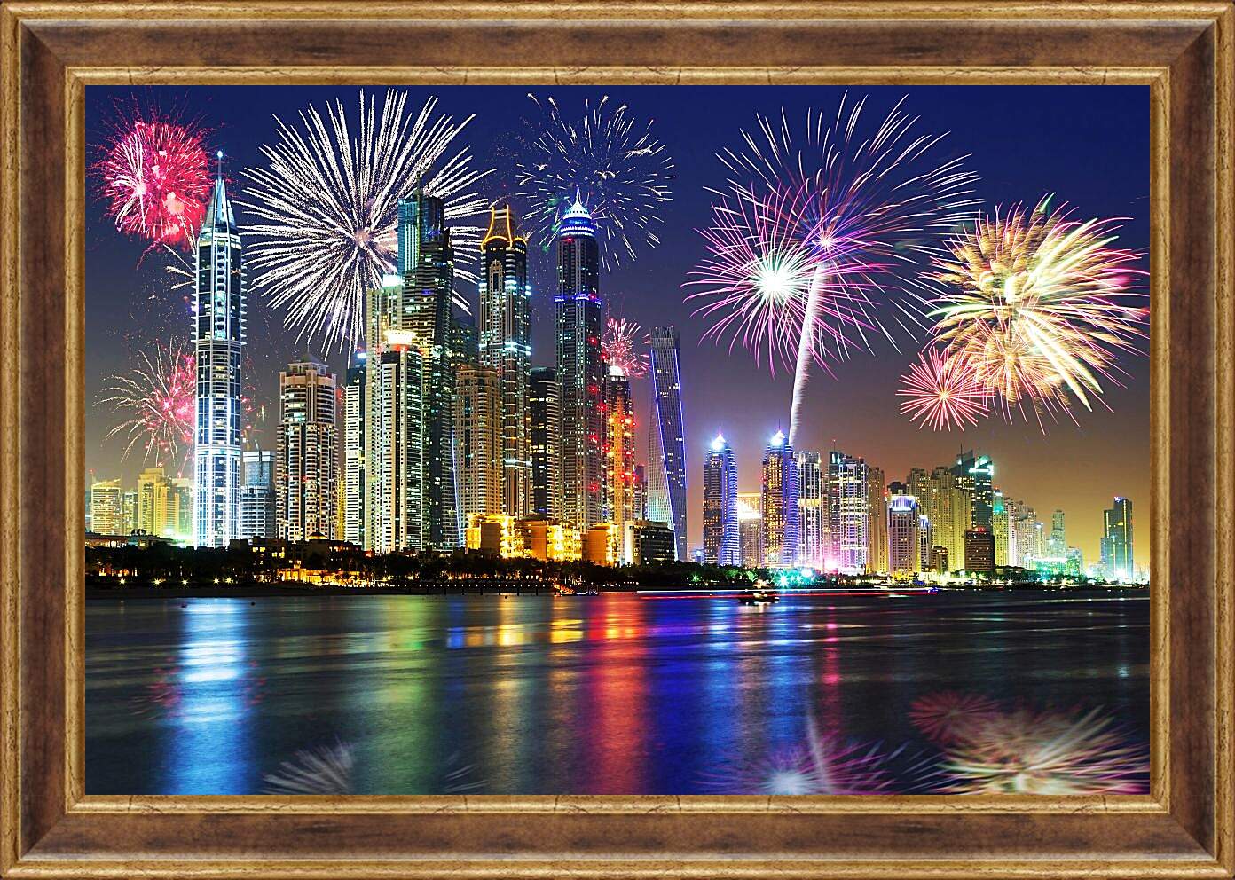 Картина в раме - Салют в ночном небе города. Дубай