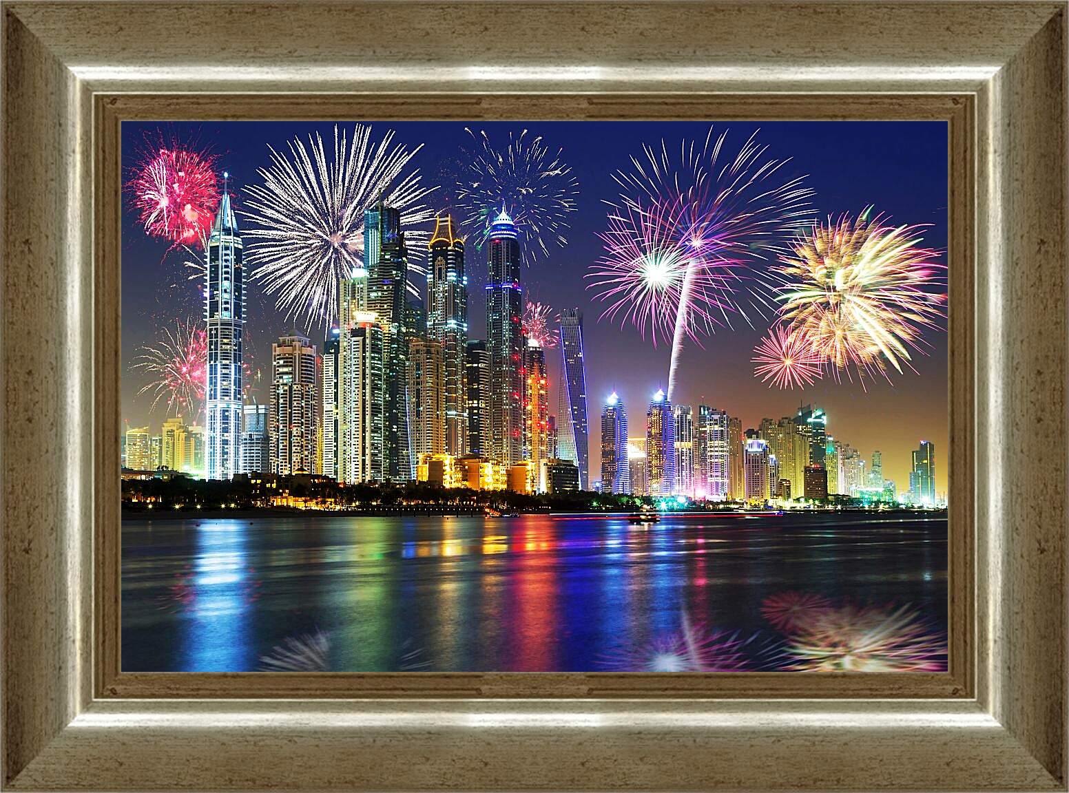 Картина в раме - Салют в ночном небе города. Дубай
