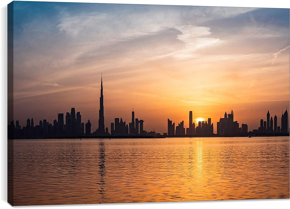 Постер и плакат - Вид на вечерний город на отдалении. Дубай