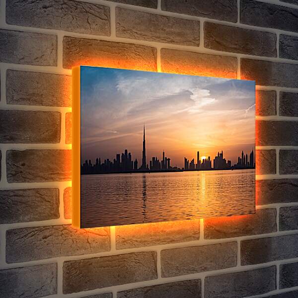 Лайтбокс световая панель - Вид на вечерний город на отдалении. Дубай