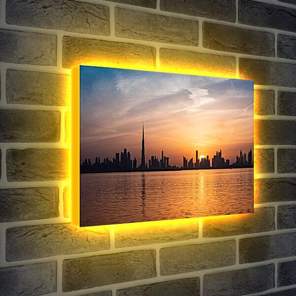 Лайтбокс световая панель - Вид на вечерний город на отдалении. Дубай