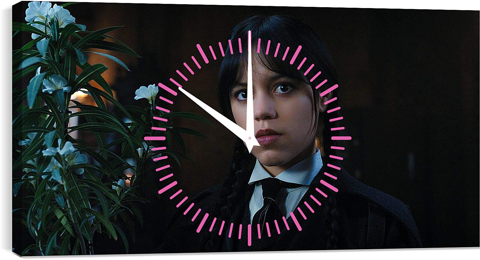 Часы картина - Уэнсдей Аддамс возле цветка