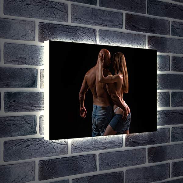 Лайтбокс световая панель - Мужчина и девушка на чёрном фоне
