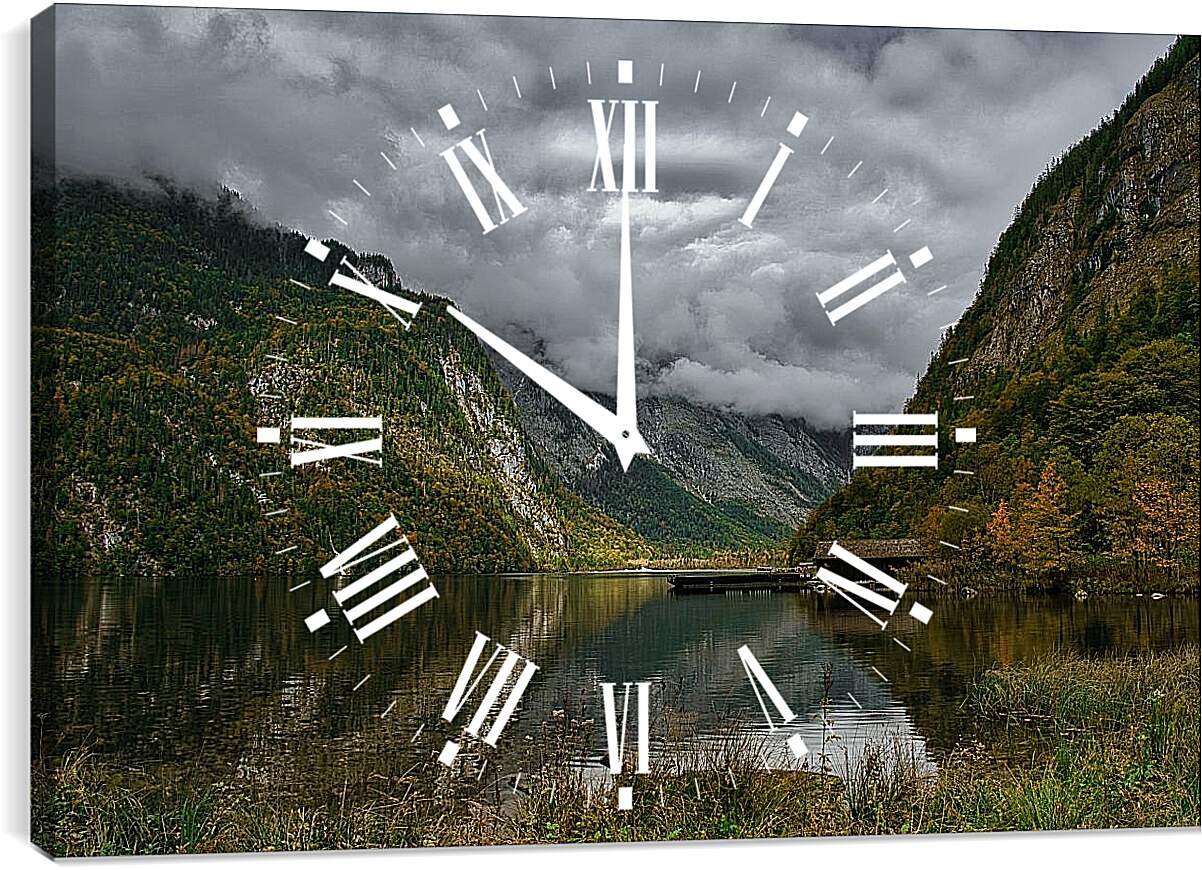 Часы картина - Белые облака над горами